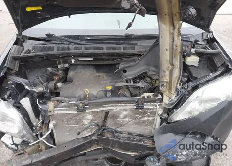 2016 Toyota Sienna Xle 8 Passenger z USA, uszkodzony, nr VIN 5TDYK3DCXGS739631